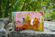Load image into Gallery viewer, Baby Giraffe: Finger Puppet Book