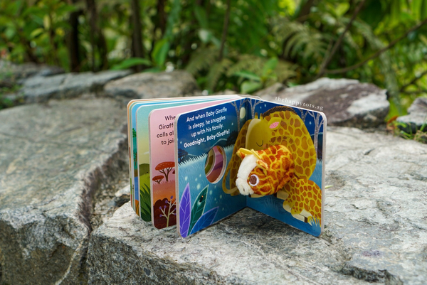 Baby Giraffe: Finger Puppet Book