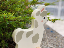 Load image into Gallery viewer, Lana the Llama Push and Pull Toy