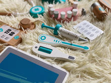 Load image into Gallery viewer, Doctor/Dentist Pretend-Play Set