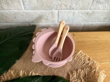 Load image into Gallery viewer, Chompy Dinosaur Bowl &amp; Cutlery Set - Blush
